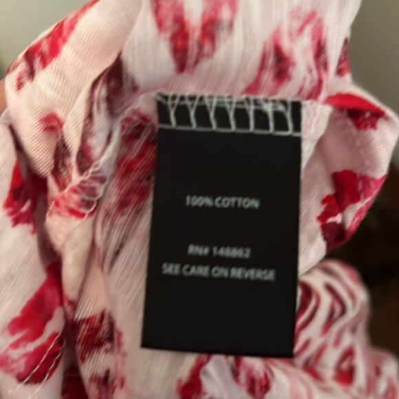 Torrid White Multi Lip Design Pocket Tee Casual Feminine Contemporary Brand New - Picture 9 of 11